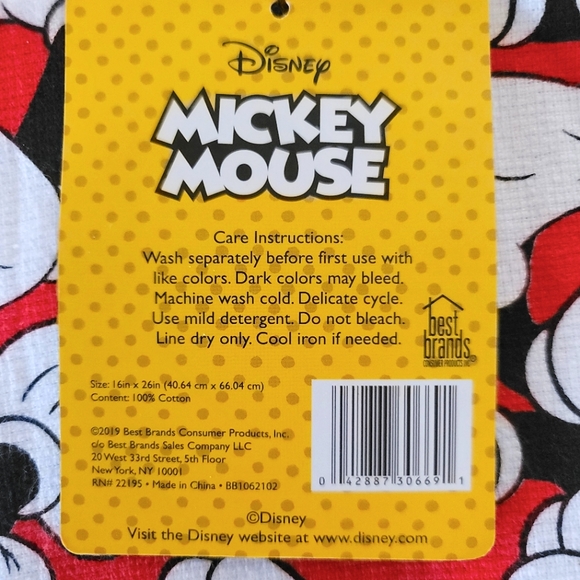 Disney Mickey Mouse pattern kitchen towels (NWT) - Picture 2 of 3